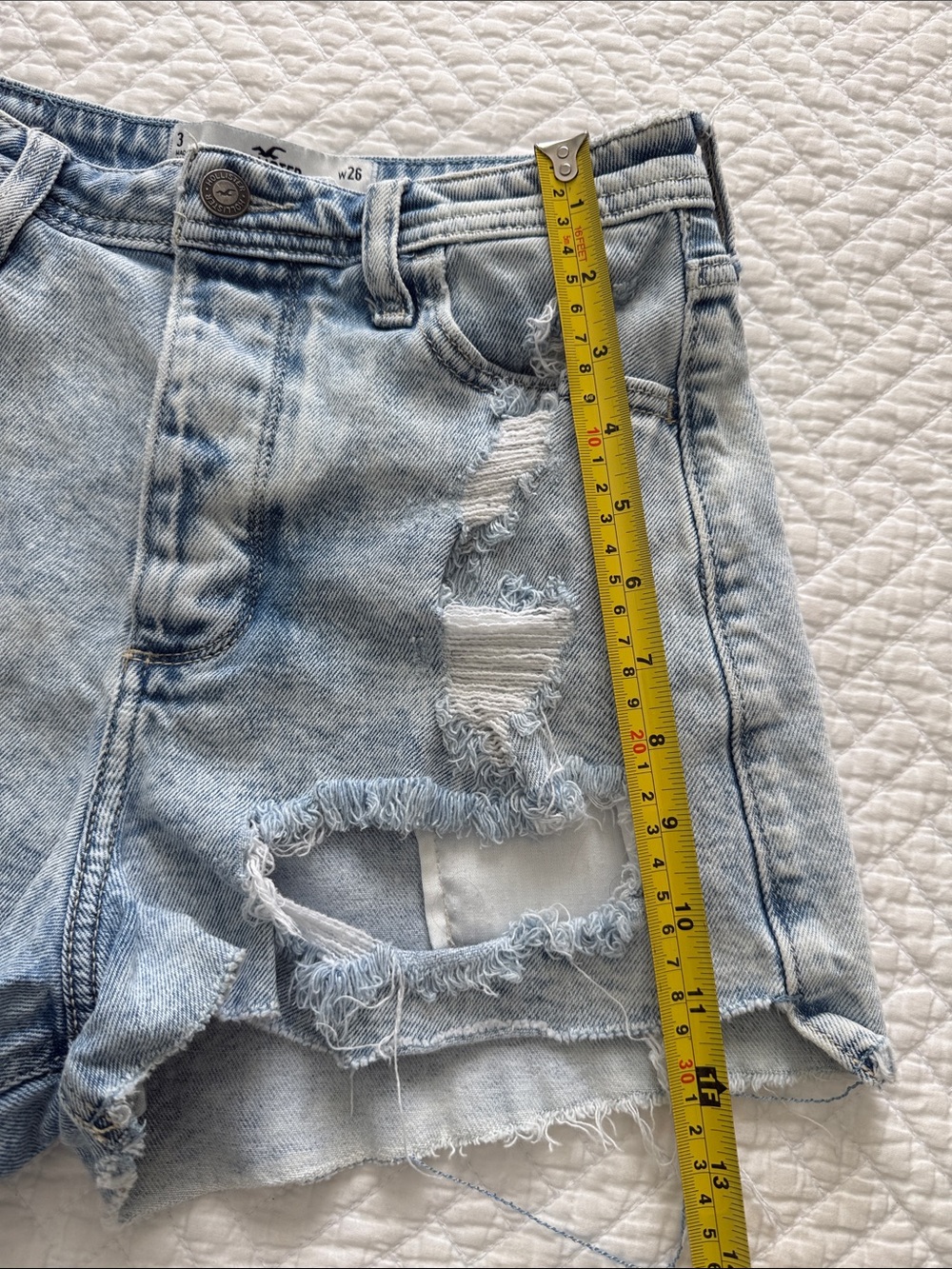 Hollister Faded Light Blue Distressed High Waist Denim Shorts Size W26 / 3 Beach - Picture 10 of 16